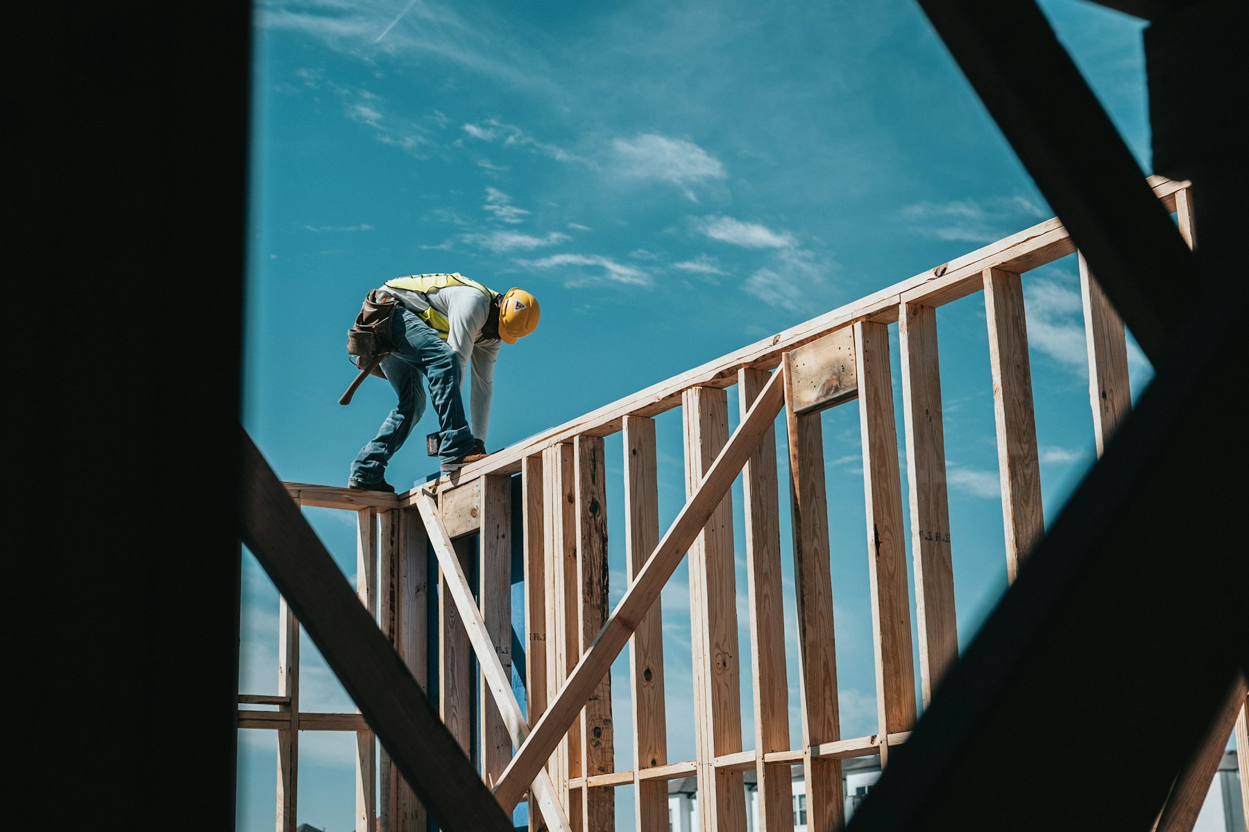 Framer working on a new custom home